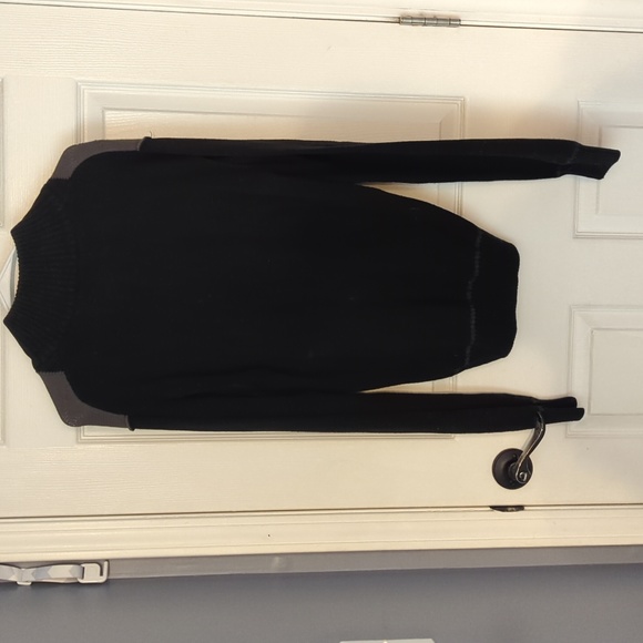 Sweater - Picture 3 of 3